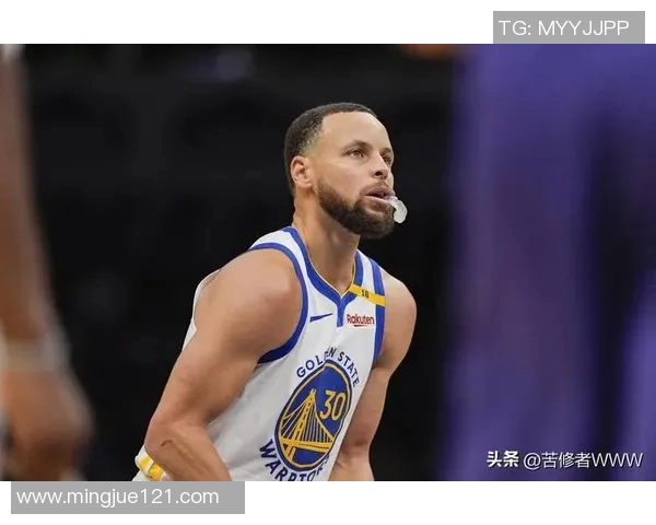 库里长传助攻 格林反击上篮打进