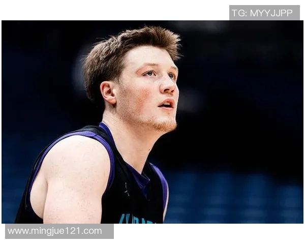 克尼佩尔8记三分双喜临门，黄蜂客场9连胜继续刷新队史纪录